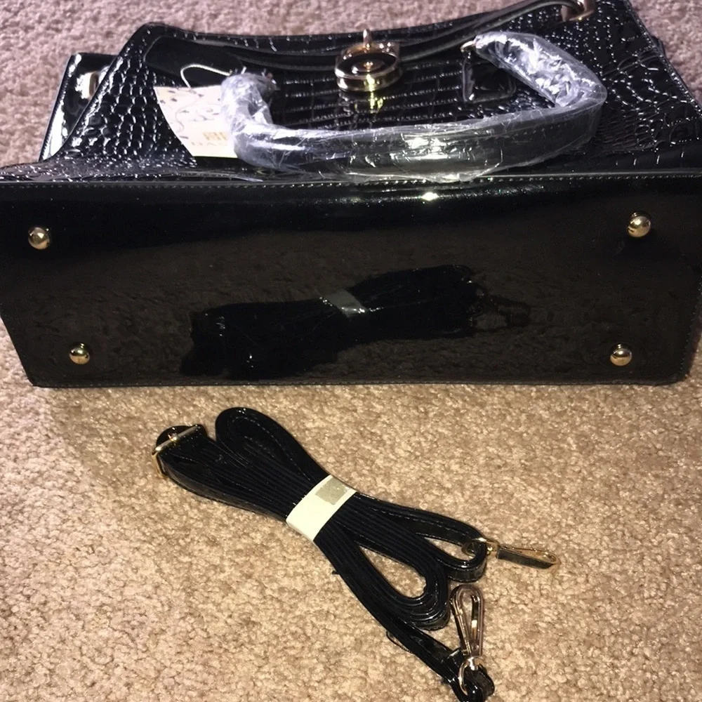 Dasein black crocodile embossed faux patent leather satchel/crossbody handbag